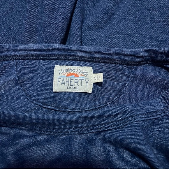Faherty Short Sleeve Shirt Men's Size Small Dark Blue Navy Indigo Pocket Tee - Picture 11 of 12